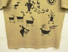 他の写真3: 90'S ROCK ART BY BRAVO シングルステッチ 両面染み込みプリント 半袖 Tシャツ ベージュ USA製 (VINTAGE)