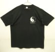 画像1: 90'S YIN AND YANG 両面プリント シングルステッチ 半袖 Tシャツ ブラック USA製 (VINTAGE)