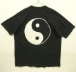 画像4: 90'S YIN AND YANG 両面プリント シングルステッチ 半袖 Tシャツ ブラック USA製 (VINTAGE)