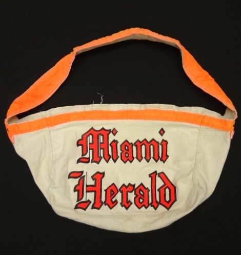 画像: 60'S MIAMI HERALD ニュースペーパーバッグ オフホワイト/オレンジ (VINTAGE) 「Bag」 入荷しました。